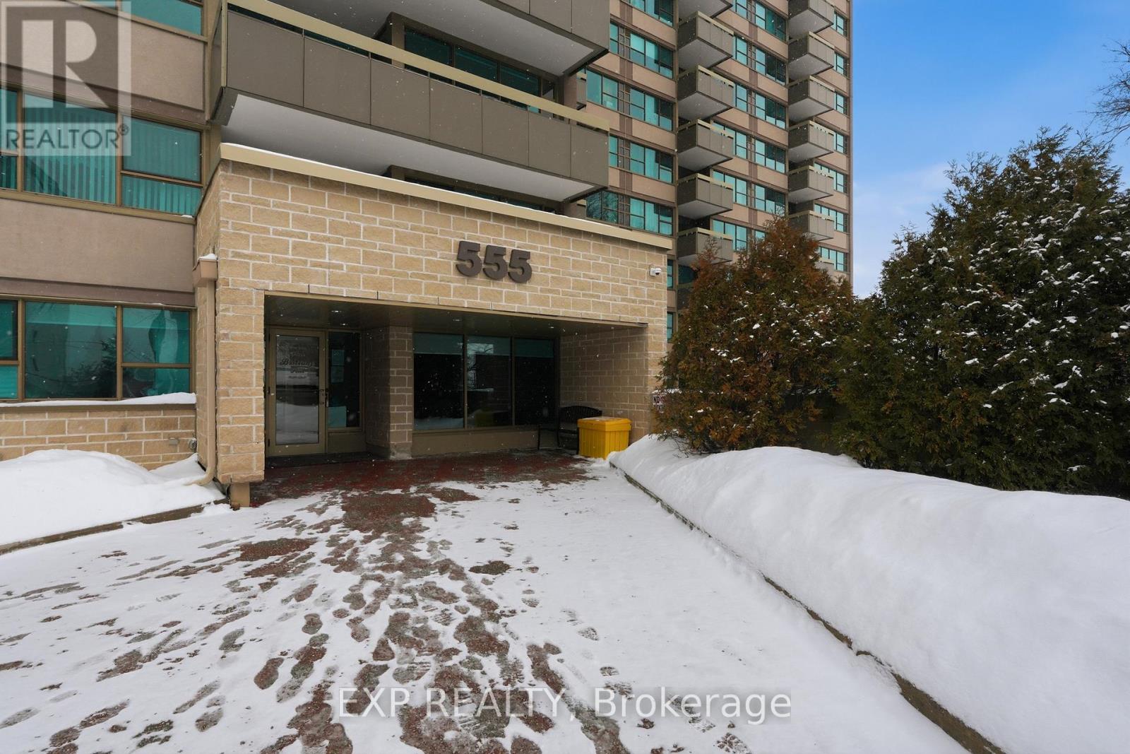 1112 - 555 Brittany Drive, Ottawa, Ontario  K1K 4C5 - Photo 3 - X12751368