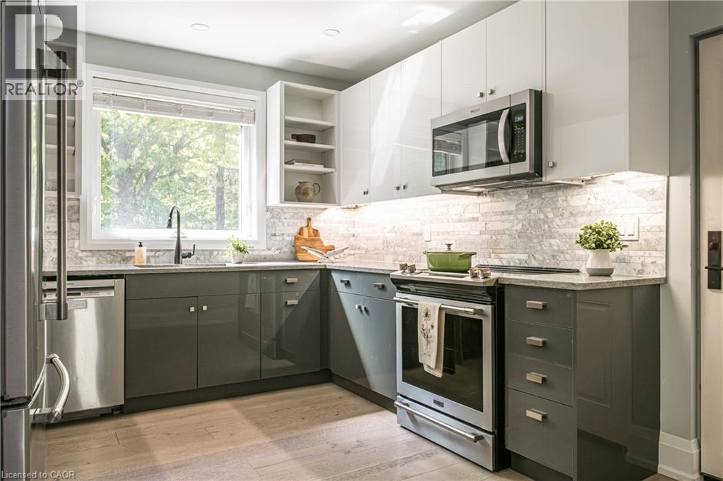 3 Oakwood Place, Hamilton, Ontario  L8S 4C9 - Photo 9 - 40763131