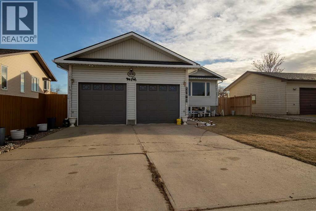 5018 42 Avenue, Taber, Alberta  T1G 1A6 - Photo 2 - A2284209