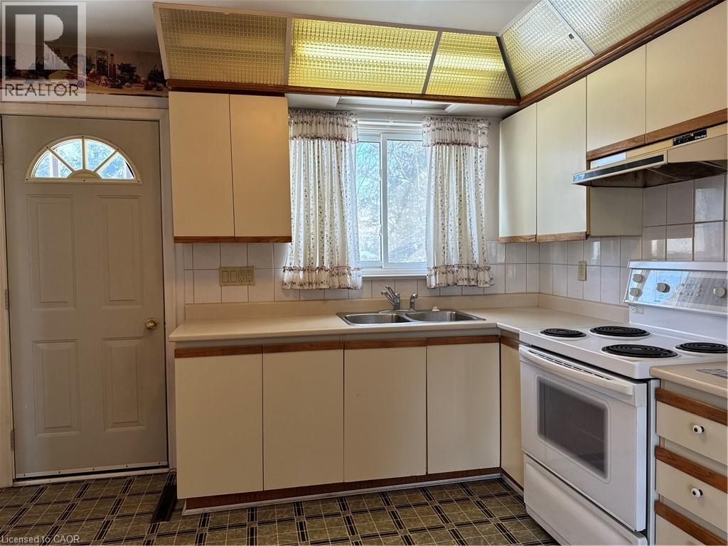 176 Laurier Avenue, Hamilton, Ontario  L9C 3S6 - Photo 10 - 40803843