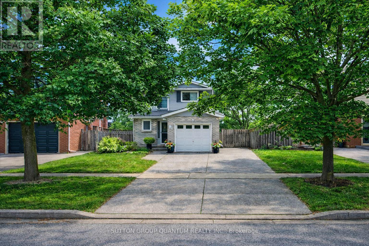 32 CAPRI STREET, thorold (confederation heights), Ontario