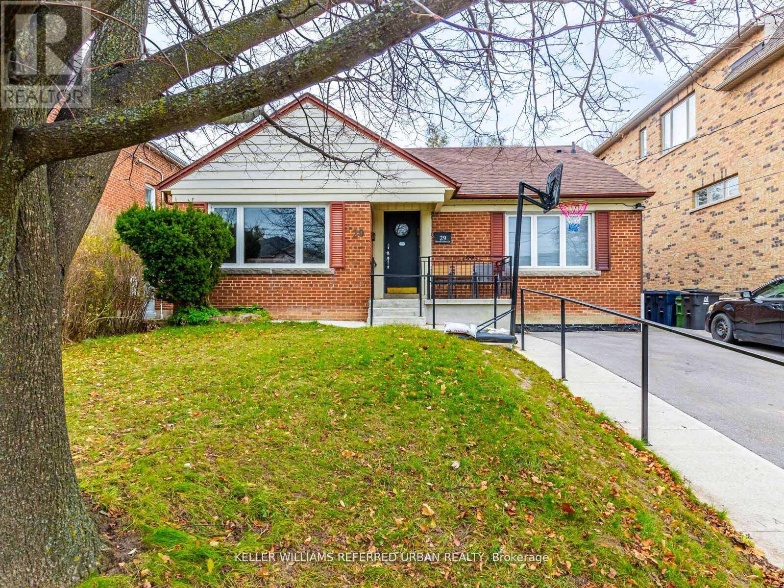 Bsmt Unit 2 - 29 Brookview Drive, Toronto, Ontario  M6A 2K4 - Photo 2 - C12771082