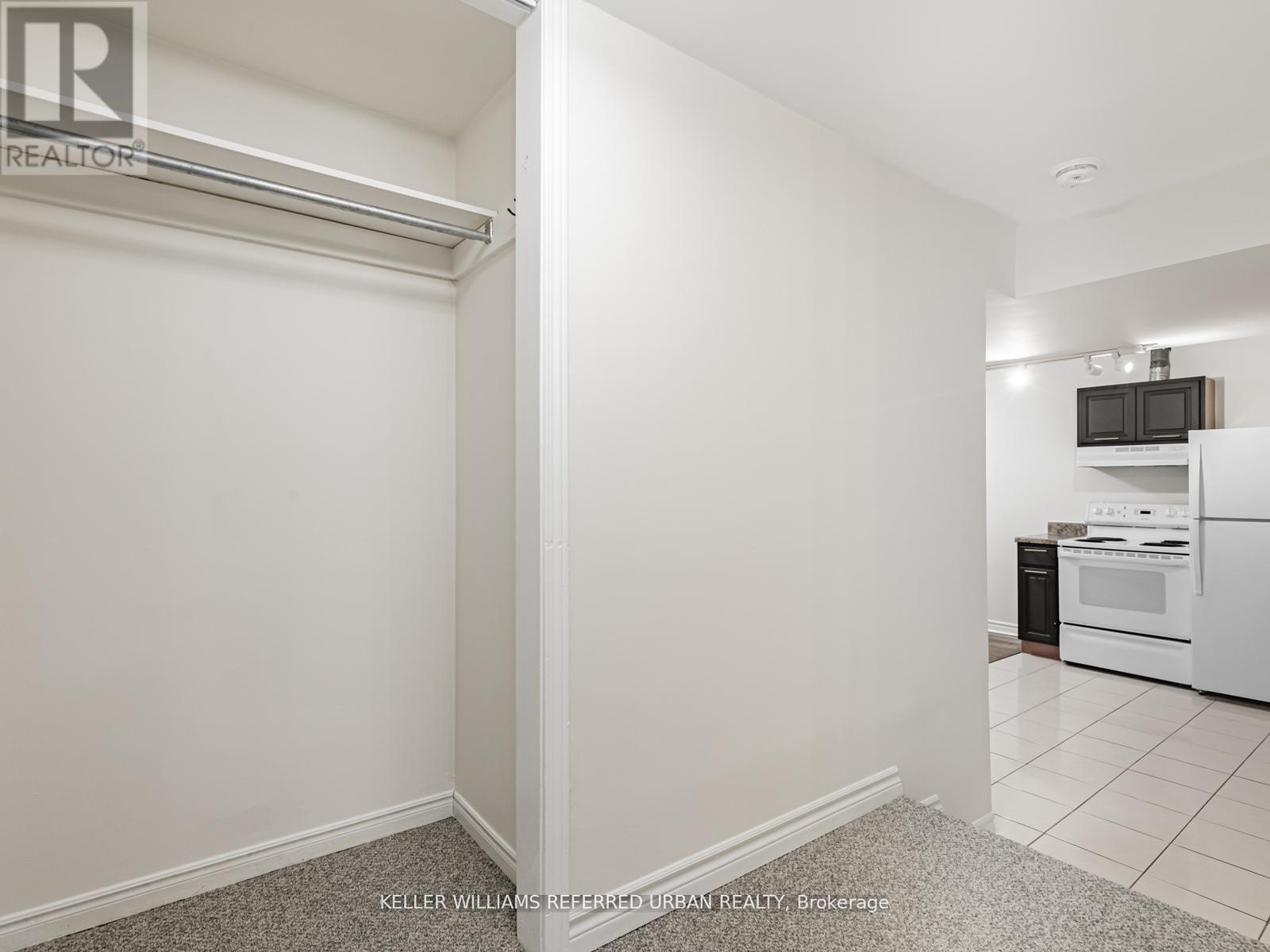 Bsmt Unit 2 - 29 Brookview Drive, Toronto, Ontario  M6A 2K4 - Photo 4 - C12771082