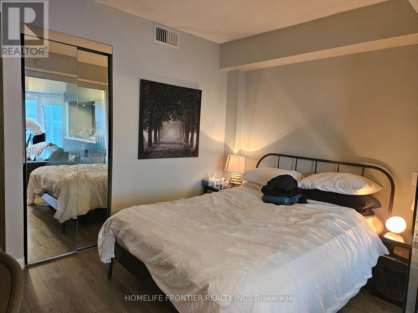 1812 - 155 Yorkville Avenue, Toronto, Ontario  M5R 0B4 - Photo 4 - C12771104