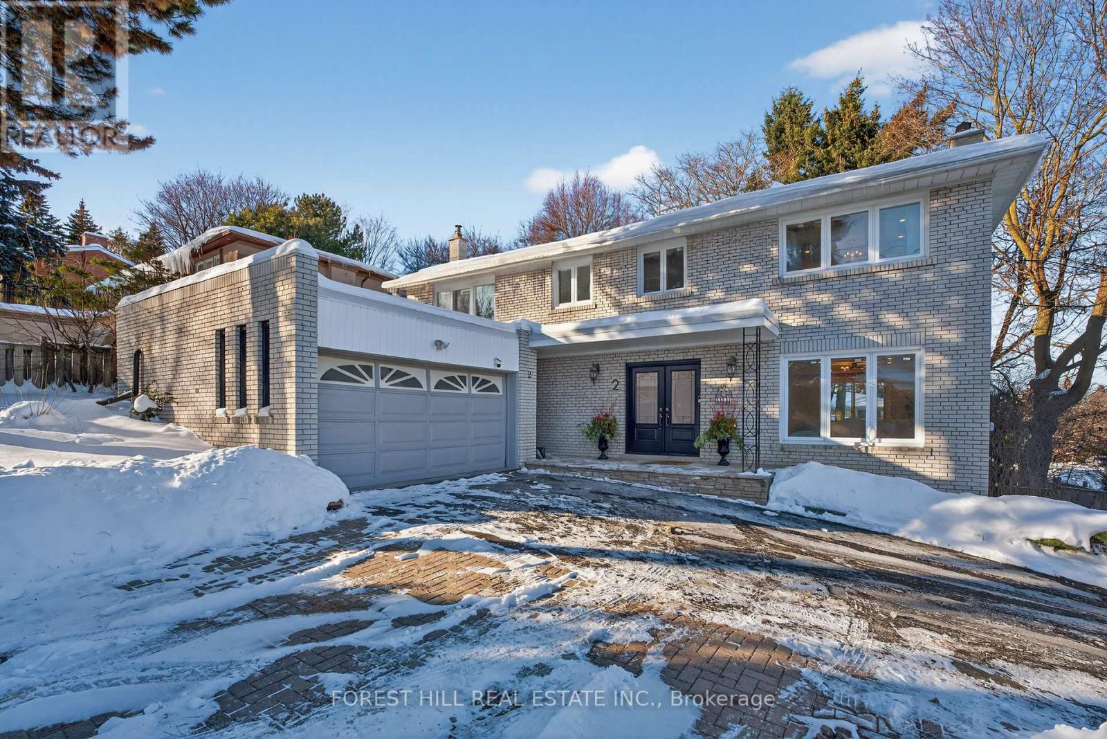 2 FLEMING DRIVE, Toronto, Ontario