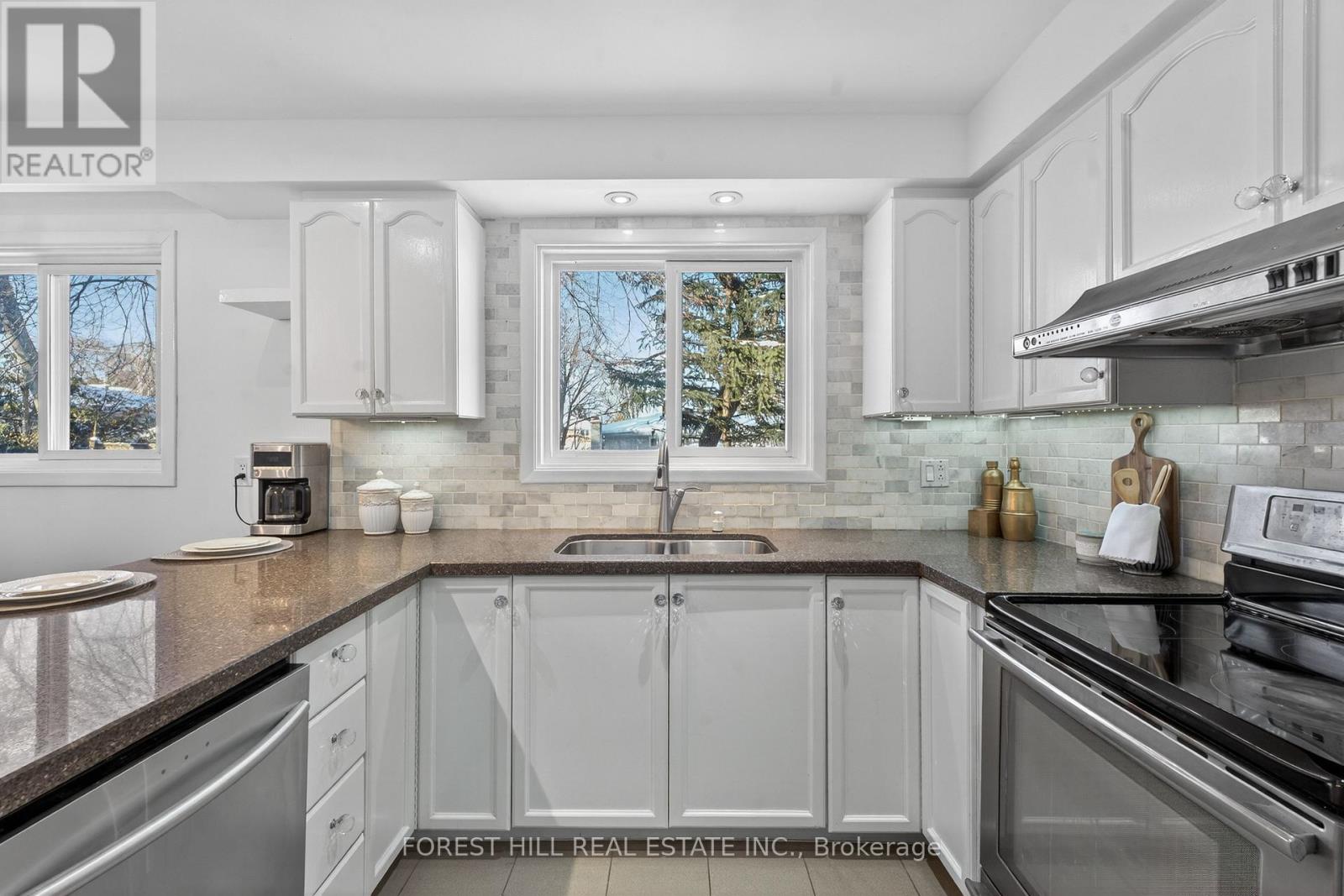 2 Fleming Drive, Toronto, Ontario  M2K 2Y3 - Photo 11 - C12771152