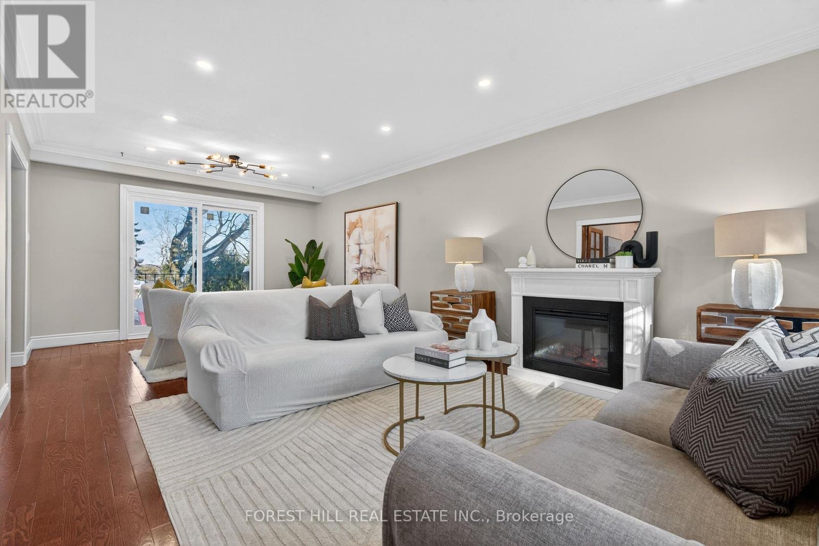 2 Fleming Drive, Toronto, Ontario  M2K 2Y3 - Photo 3 - C12771152