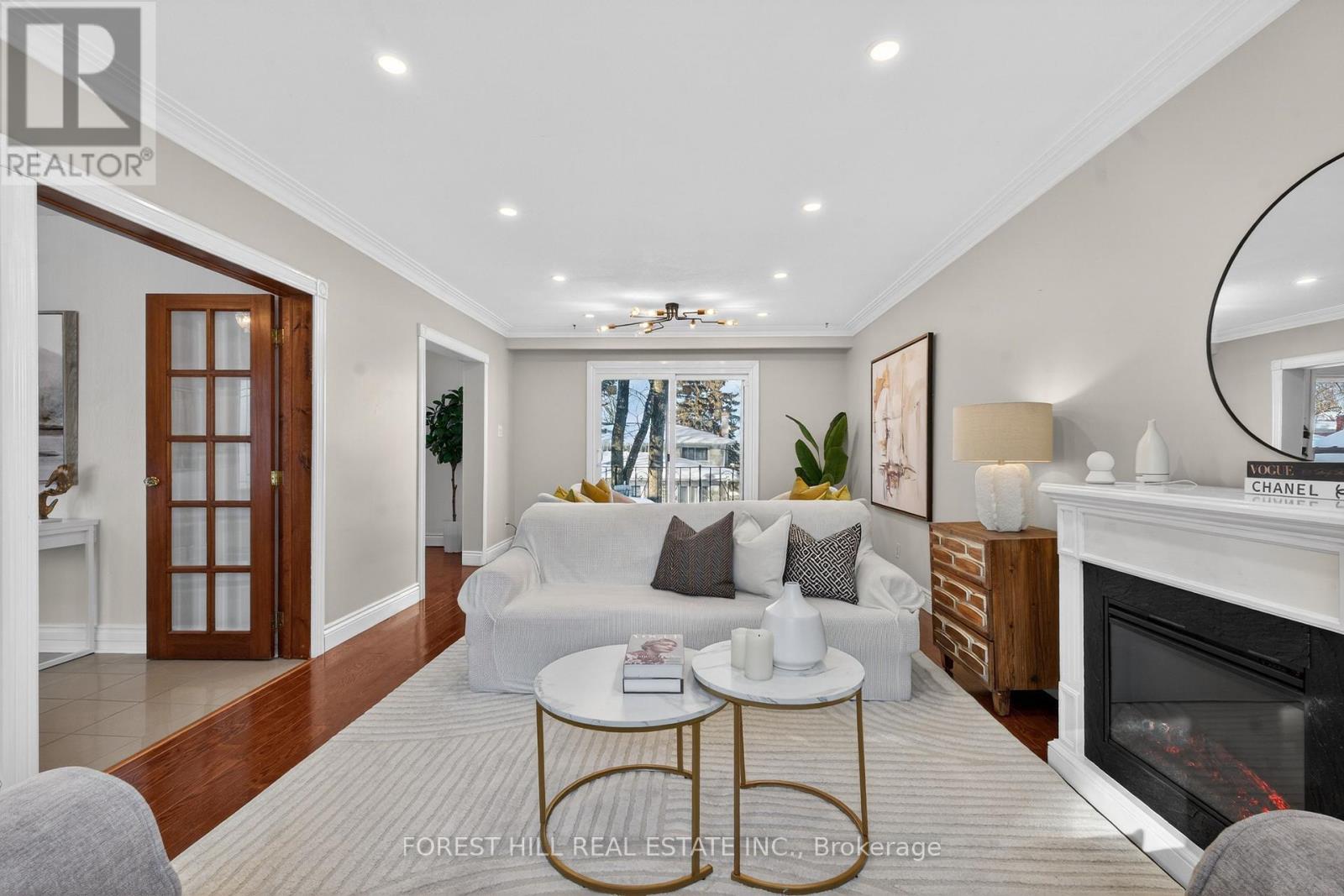 2 Fleming Drive, Toronto, Ontario  M2K 2Y3 - Photo 4 - C12771152