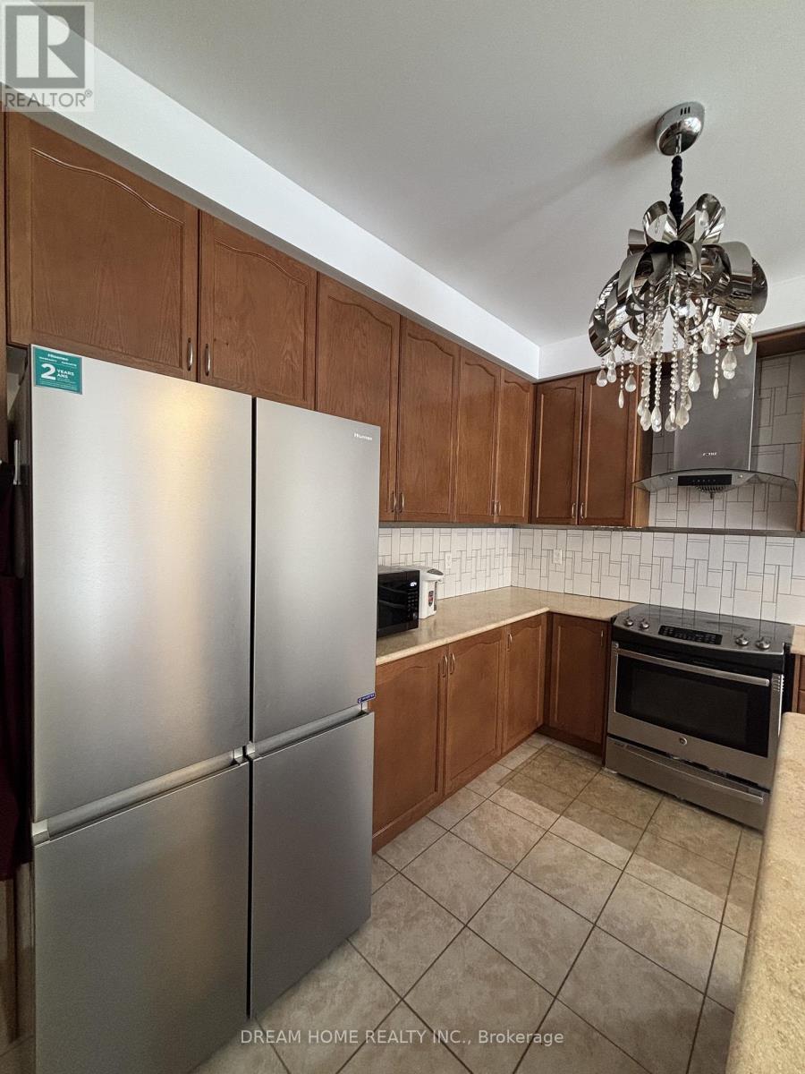 276 The Bridle Walk, Markham, Ontario  L6C 0V7 - Photo 5 - N12771090