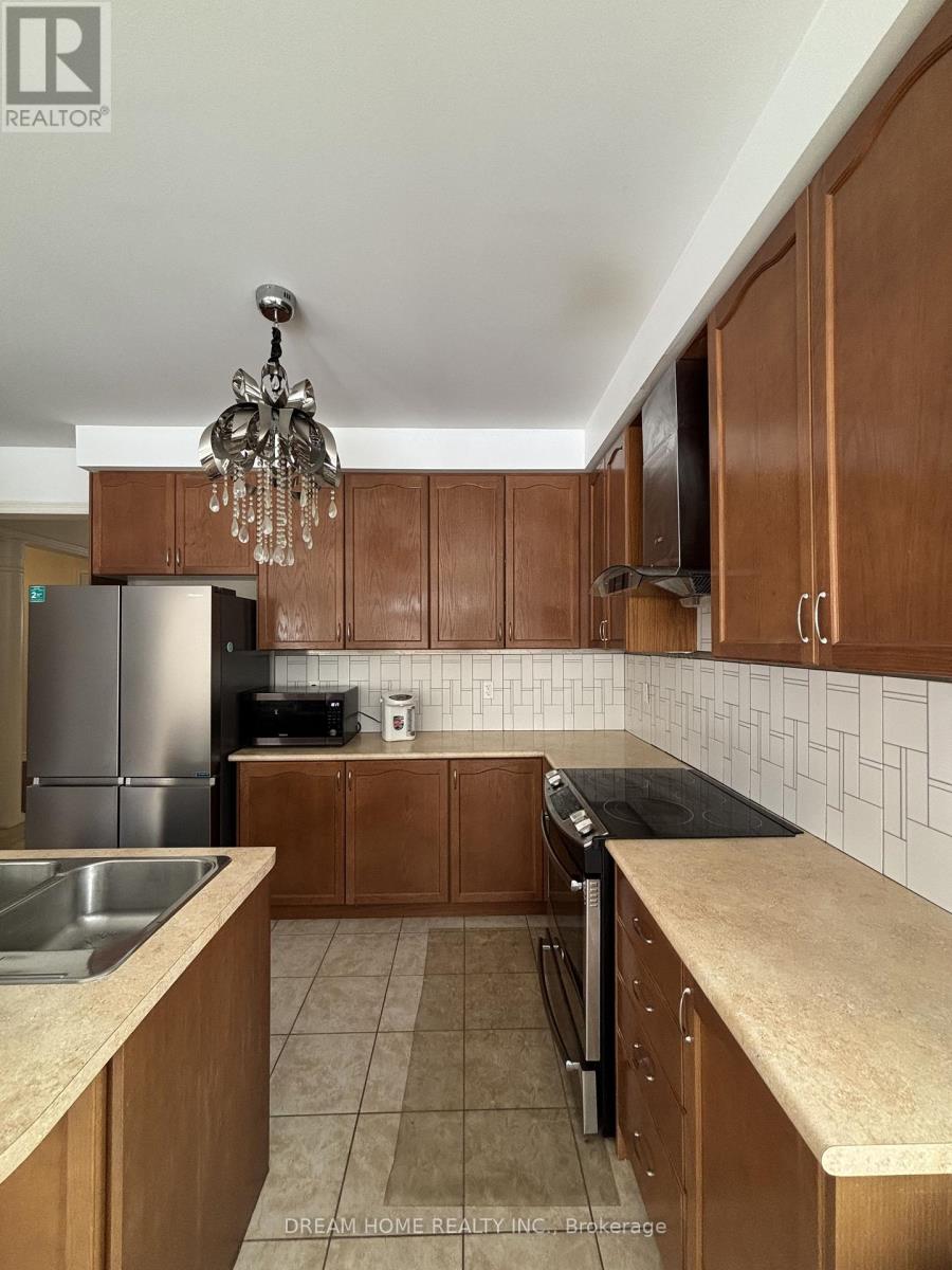 276 The Bridle Walk, Markham, Ontario  L6C 0V7 - Photo 6 - N12771090