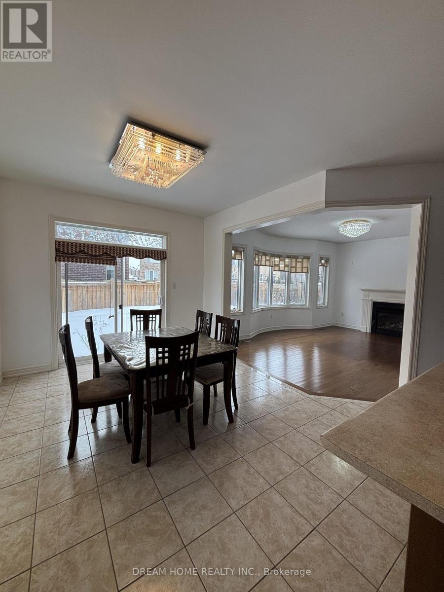 276 The Bridle Walk, Markham, Ontario  L6C 0V7 - Photo 9 - N12771090