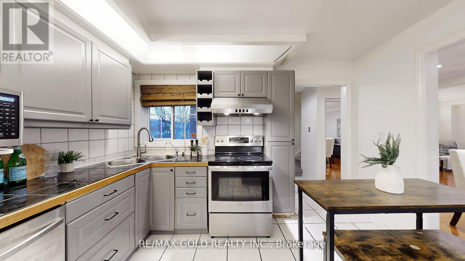 156 Royal Salisbury Way, Brampton, Ontario  L6V 3J9 - Photo 10 - W12771010