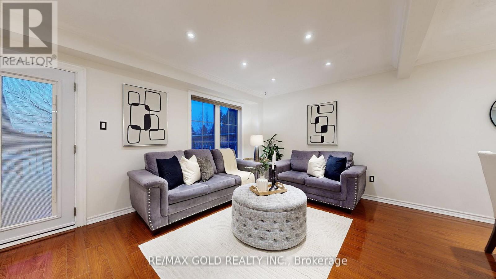 156 Royal Salisbury Way, Brampton, Ontario  L6V 3J9 - Photo 3 - W12771010