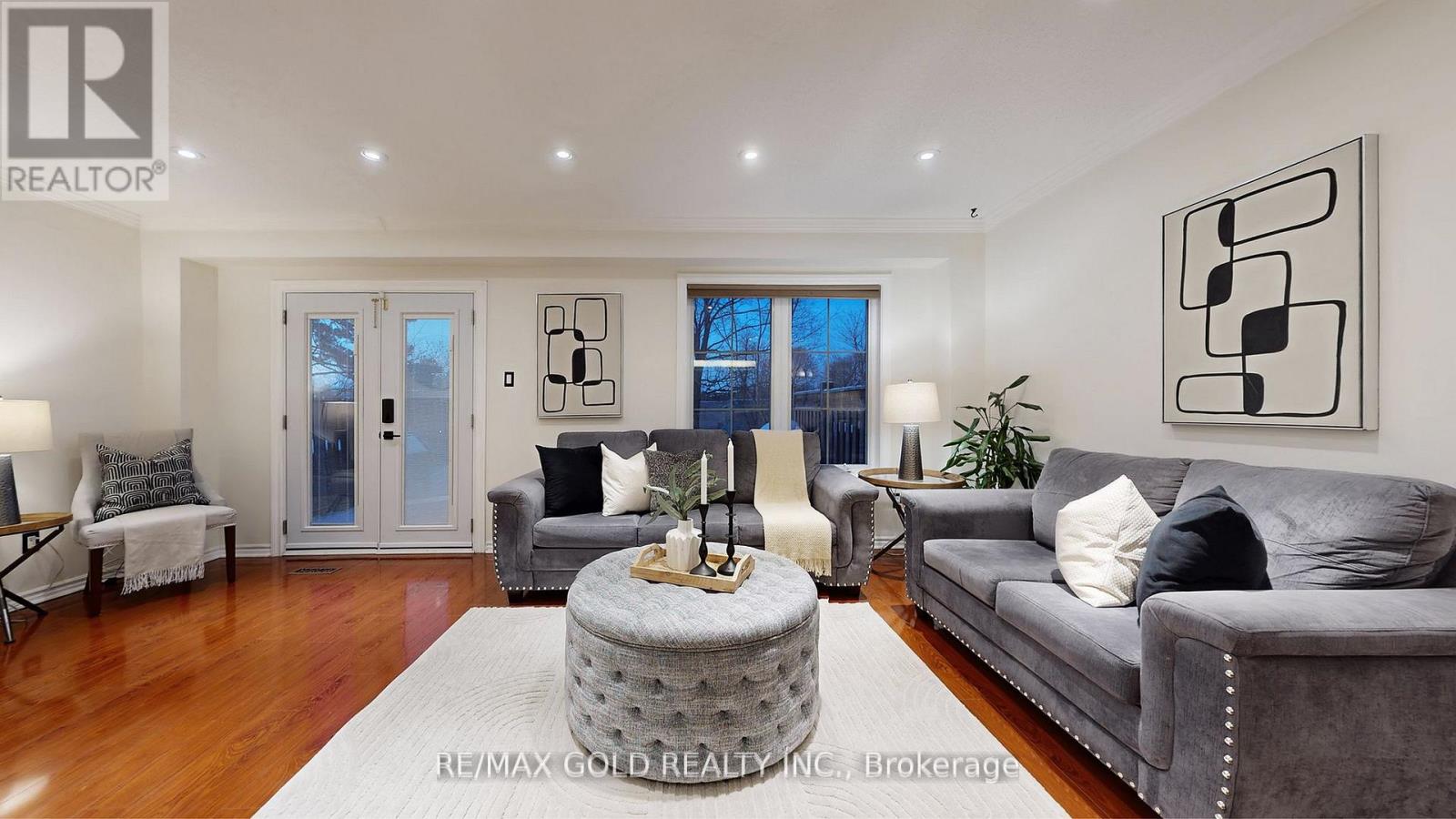 156 Royal Salisbury Way, Brampton, Ontario  L6V 3J9 - Photo 4 - W12771010