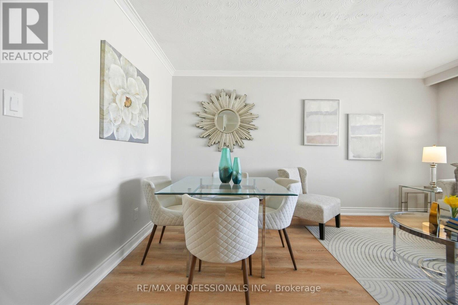 83 Spenvalley Drive, Toronto, Ontario  M3L 1Z2 - Photo 11 - W12771014