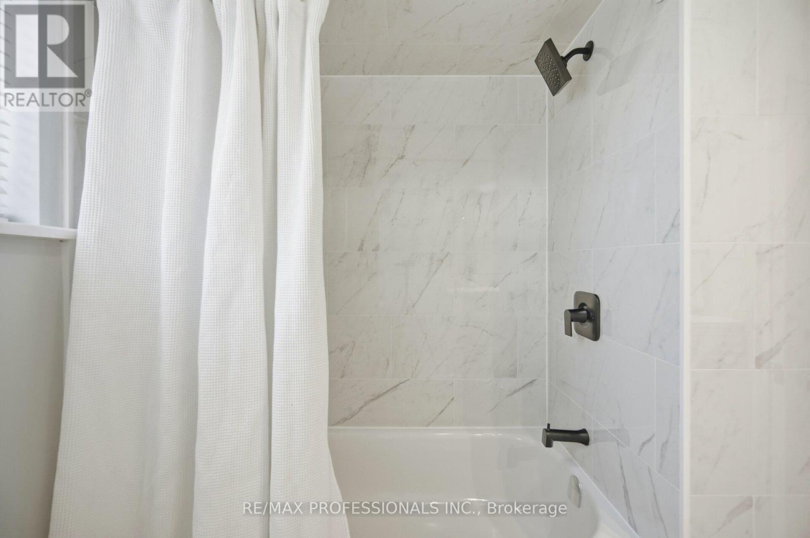 83 Spenvalley Drive, Toronto, Ontario  M3L 1Z2 - Photo 22 - W12771014