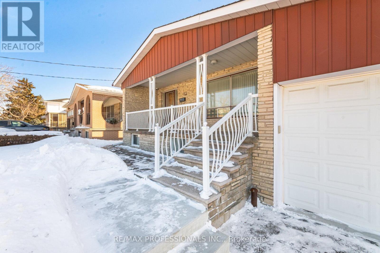 83 Spenvalley Drive, Toronto, Ontario  M3L 1Z2 - Photo 3 - W12771014