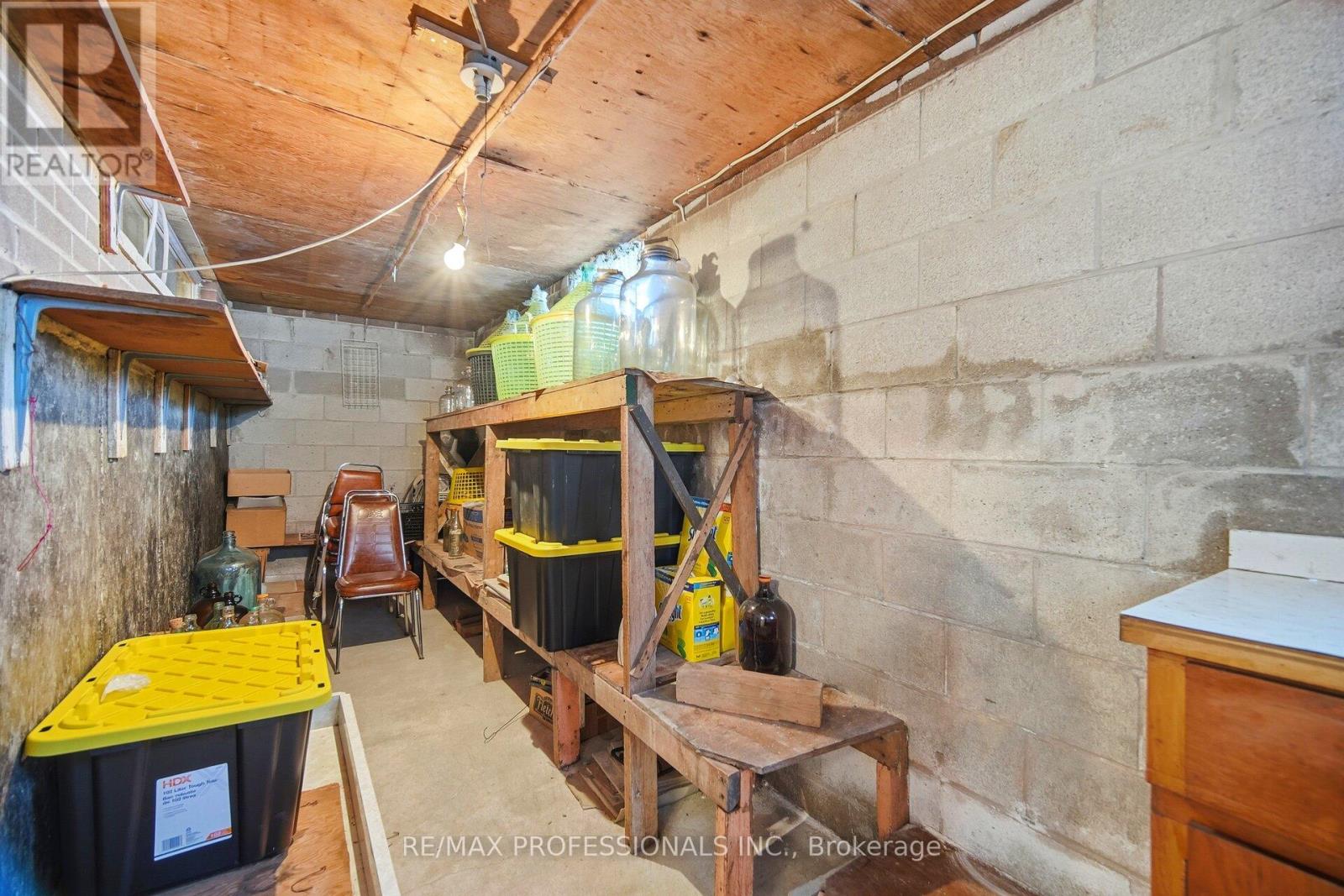 83 Spenvalley Drive, Toronto, Ontario  M3L 1Z2 - Photo 37 - W12771014