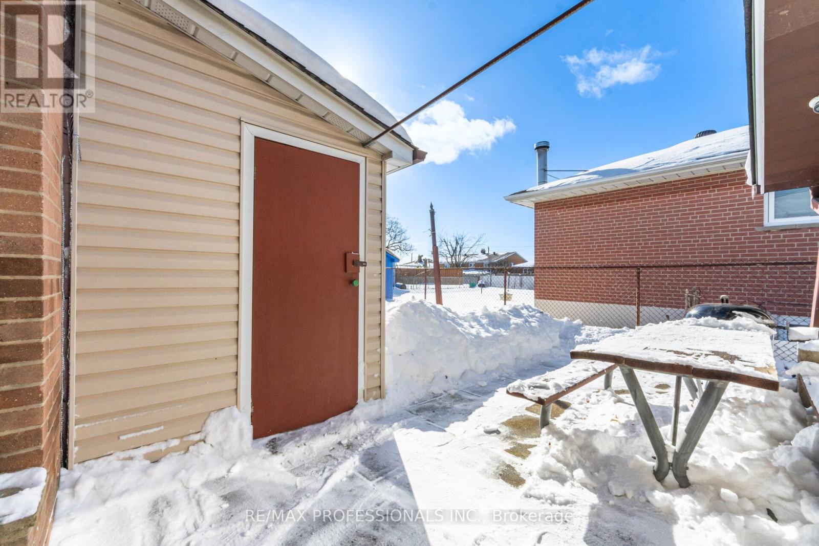83 Spenvalley Drive, Toronto, Ontario  M3L 1Z2 - Photo 44 - W12771014