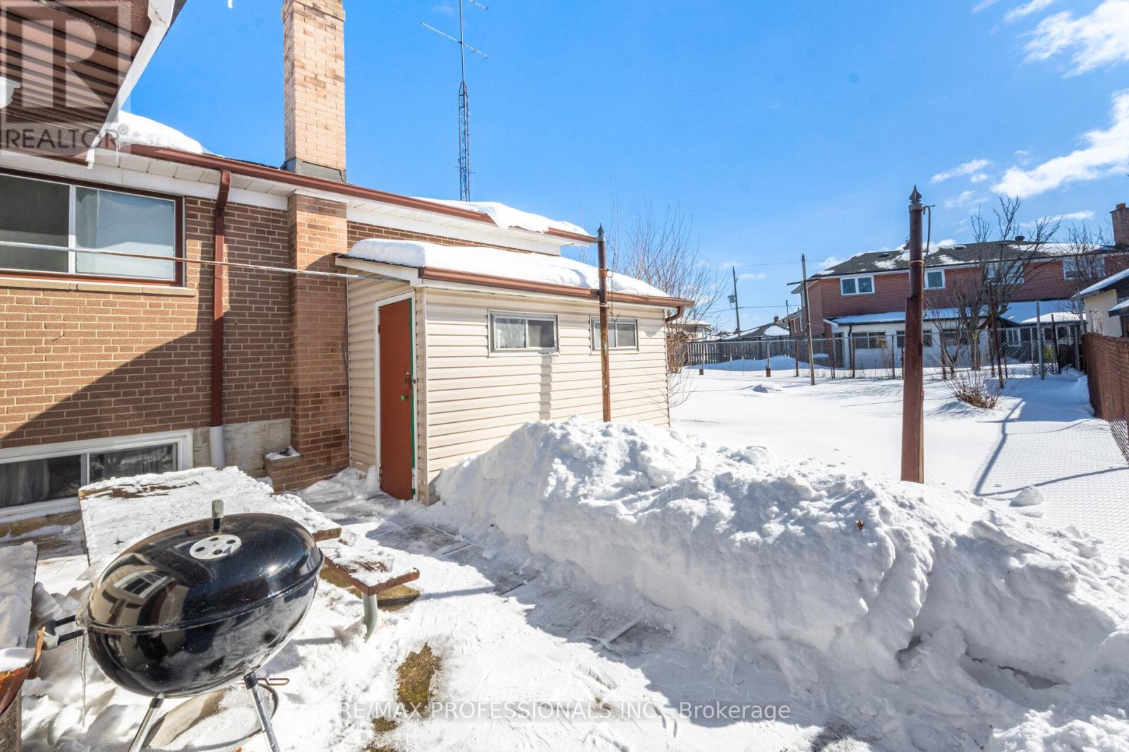 83 Spenvalley Drive, Toronto, Ontario  M3L 1Z2 - Photo 45 - W12771014