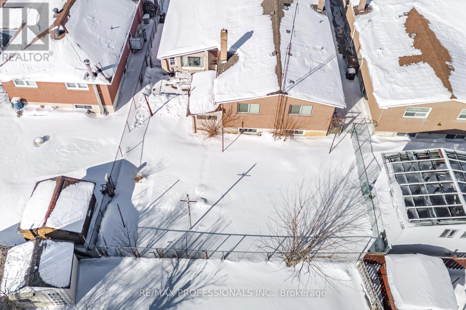 83 Spenvalley Drive, Toronto, Ontario  M3L 1Z2 - Photo 47 - W12771014