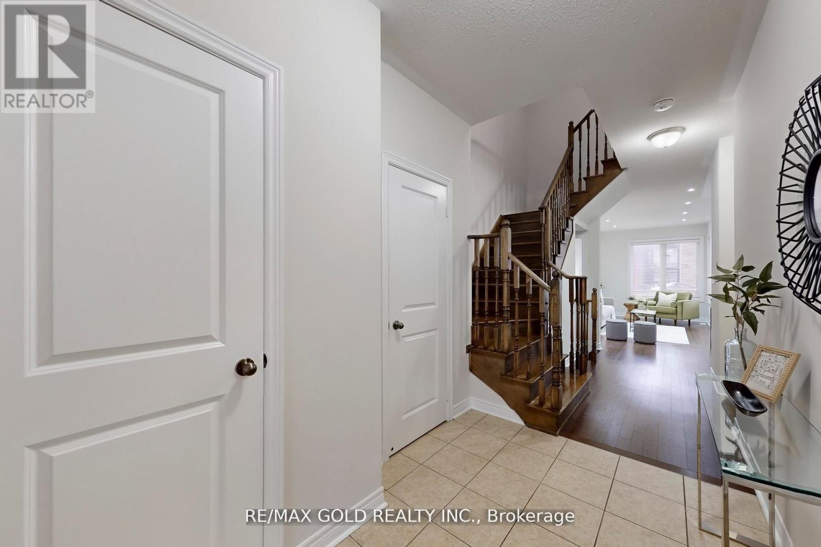 62 Pennycross Crescent, Brampton, Ontario  L7A 4M1 - Photo 21 - W12771016