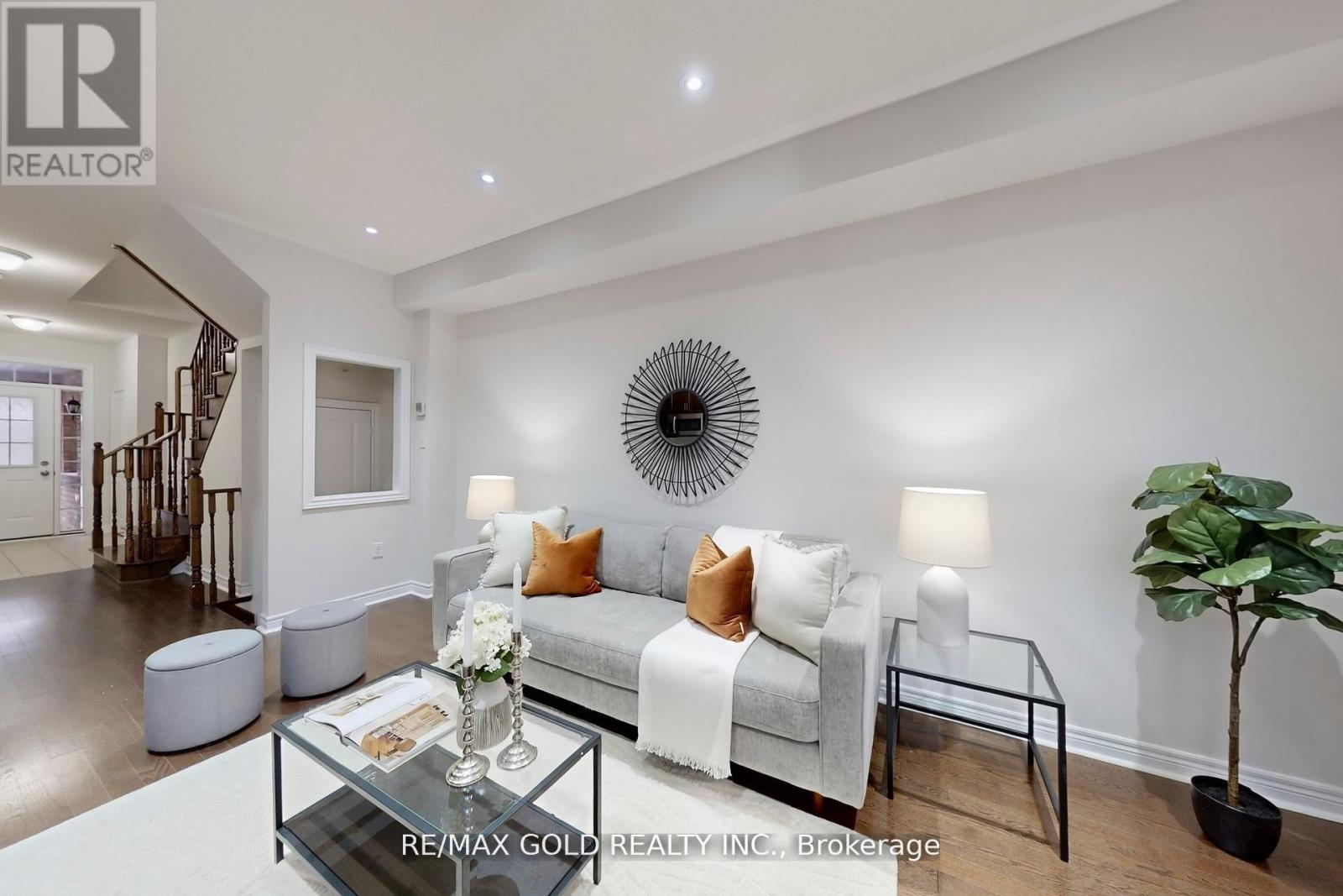 62 Pennycross Crescent, Brampton, Ontario  L7A 4M1 - Photo 8 - W12771016