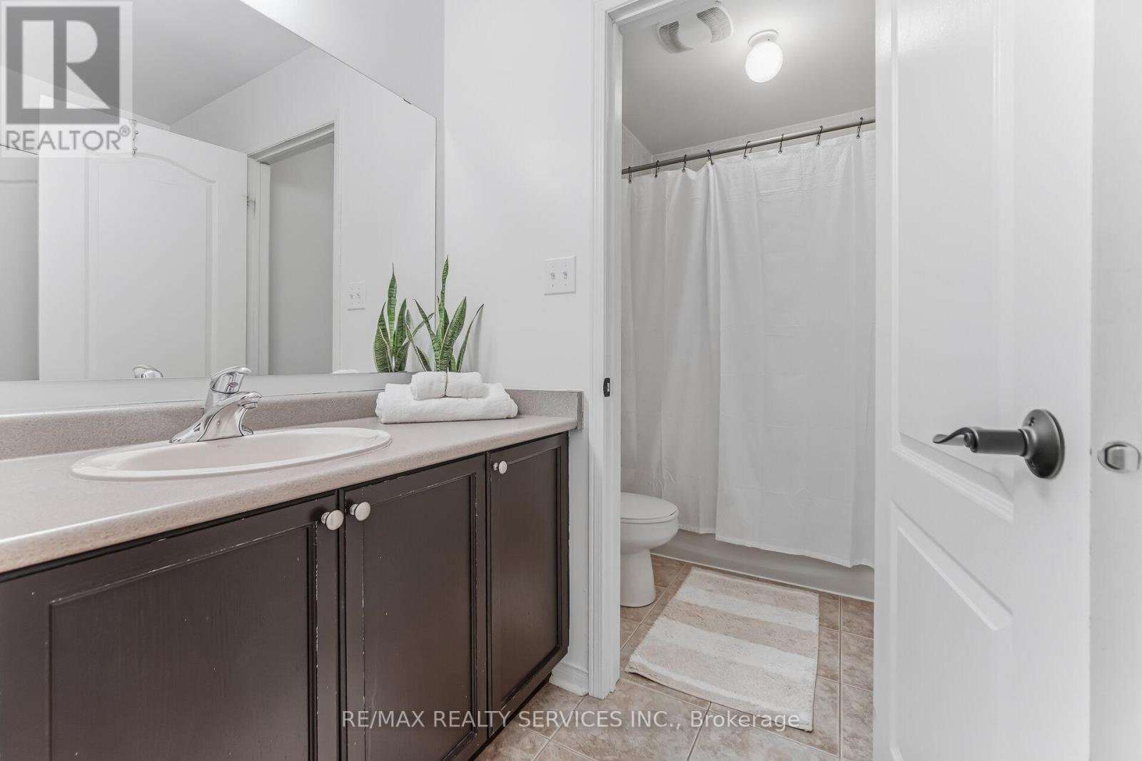 30 Humbolt Crescent, Brampton, Ontario  L7A 3G7 - Photo 47 - W12771038