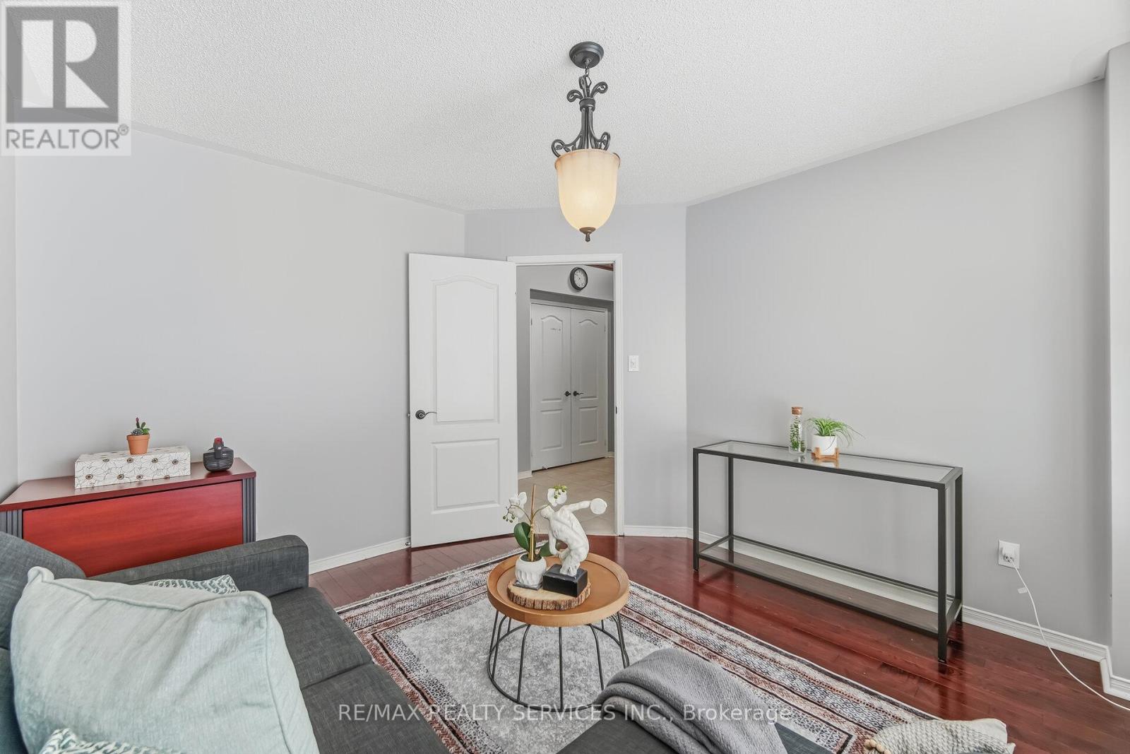 30 Humbolt Crescent, Brampton, Ontario  L7A 3G7 - Photo 8 - W12771038