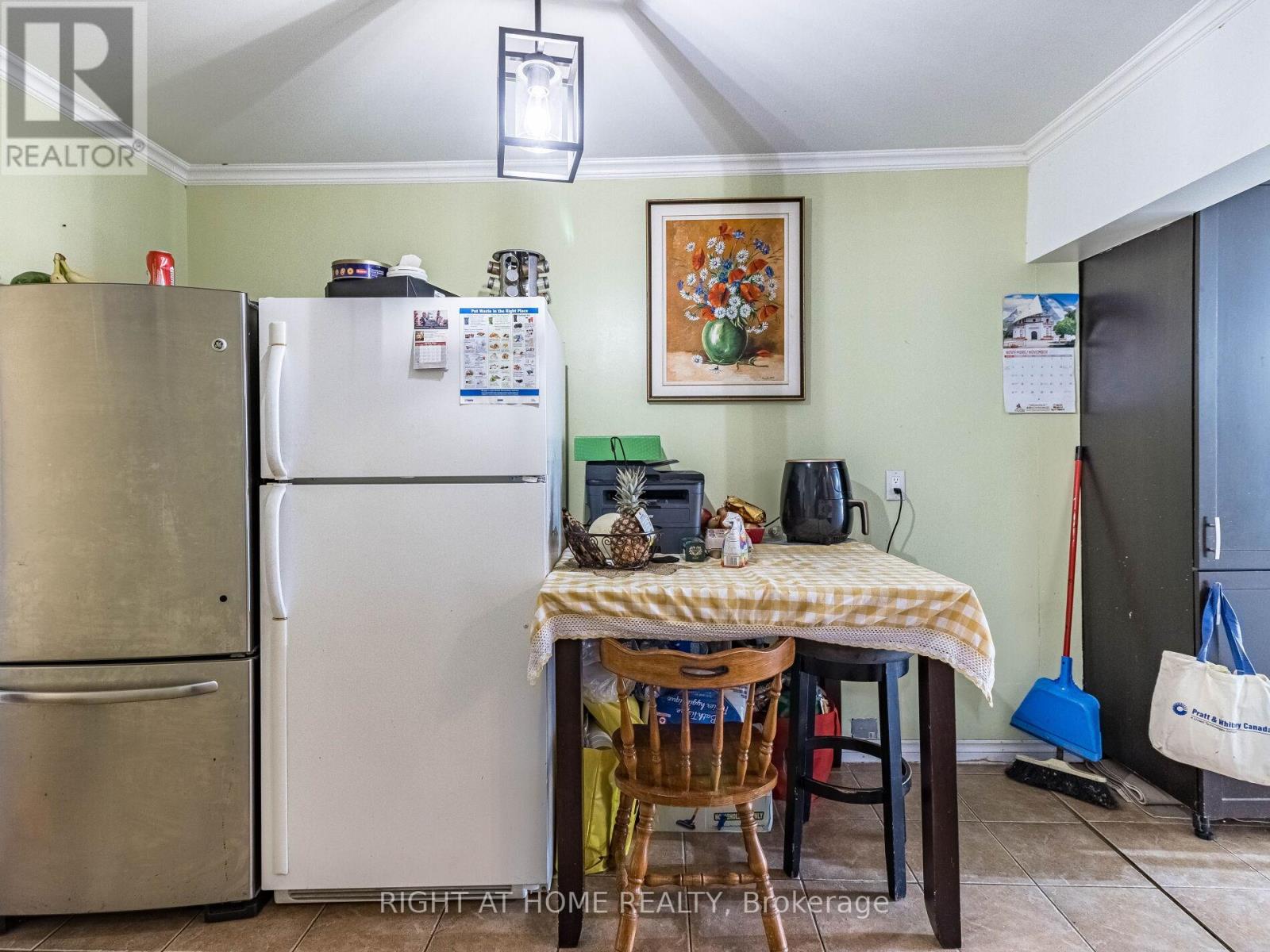 97 29th Street, Toronto, Ontario  M8W 3B1 - Photo 14 - W12771046