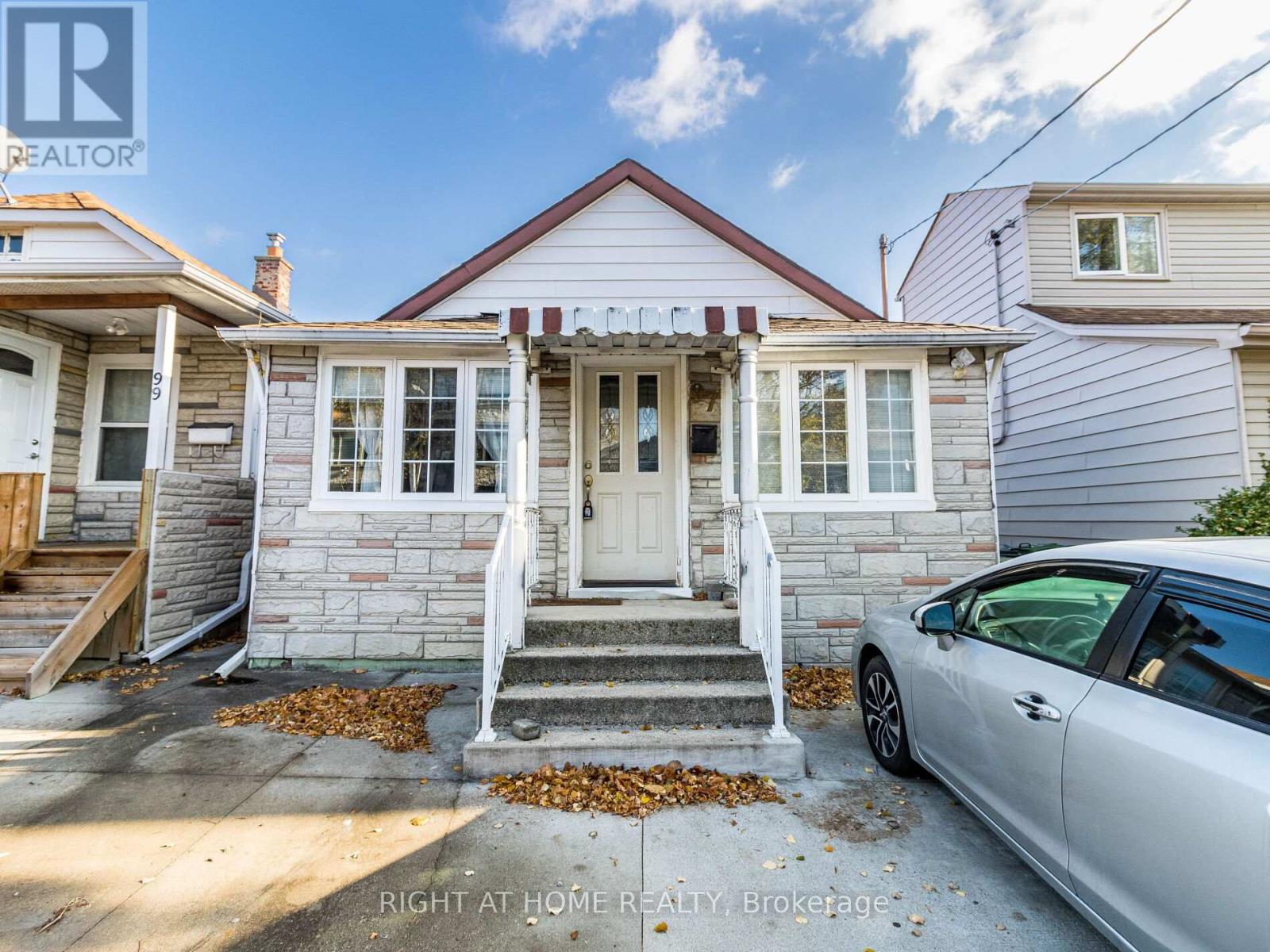 97 29th Street, Toronto, Ontario  M8W 3B1 - Photo 2 - W12771046