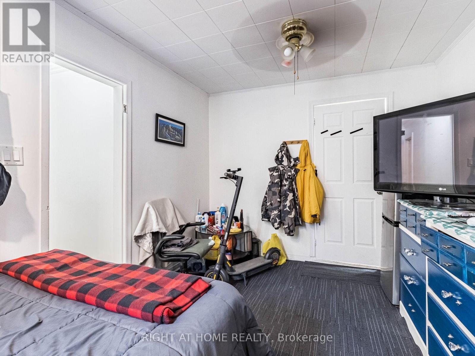 97 29th Street, Toronto, Ontario  M8W 3B1 - Photo 30 - W12771046