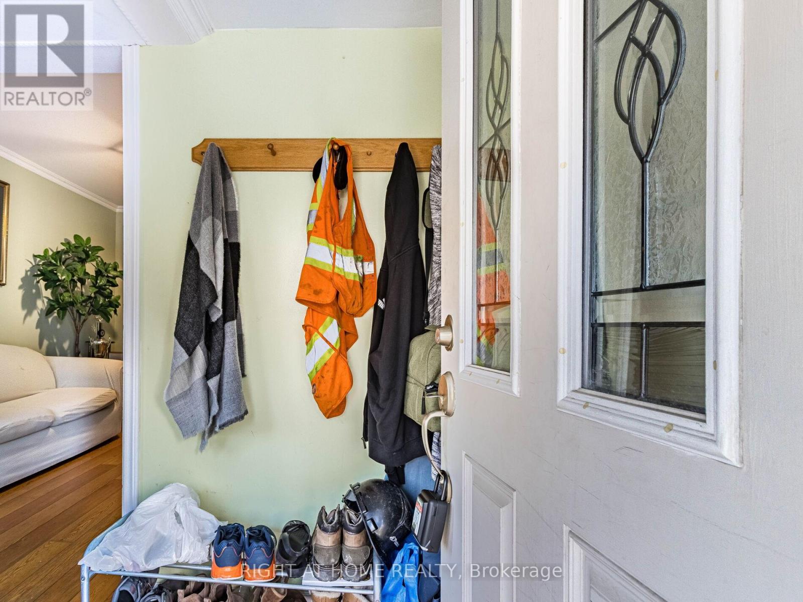 97 29th Street, Toronto, Ontario  M8W 3B1 - Photo 7 - W12771046