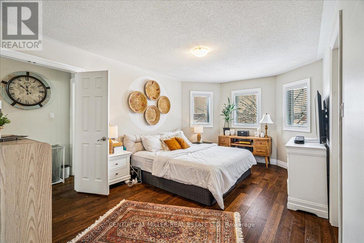 2382 Towne Boulevard, Oakville (Ro River Oaks), Ontario  L6H 5X6 - Photo 19 - W12771070