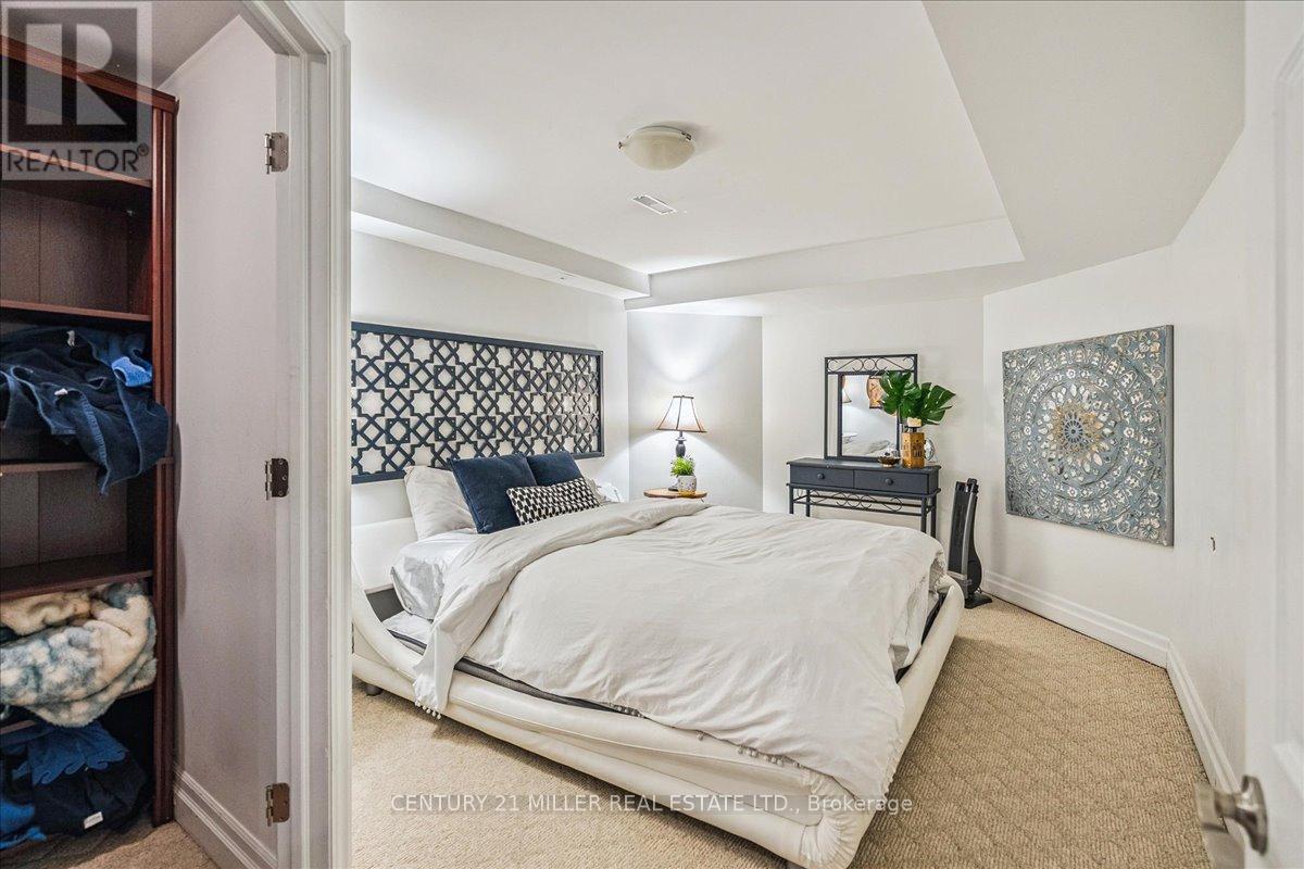 2382 Towne Boulevard, Oakville (Ro River Oaks), Ontario  L6H 5X6 - Photo 23 - W12771070