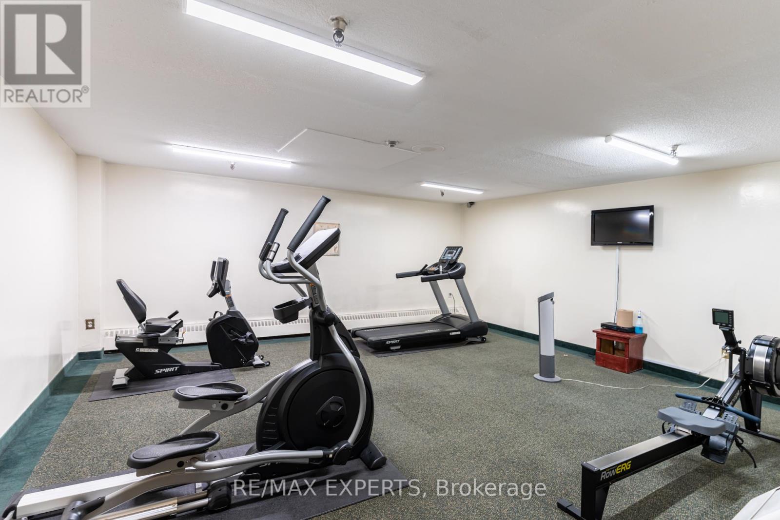 406 - 3390 Weston Road, Toronto, Ontario  M9M 2X3 - Photo 32 - W12771072