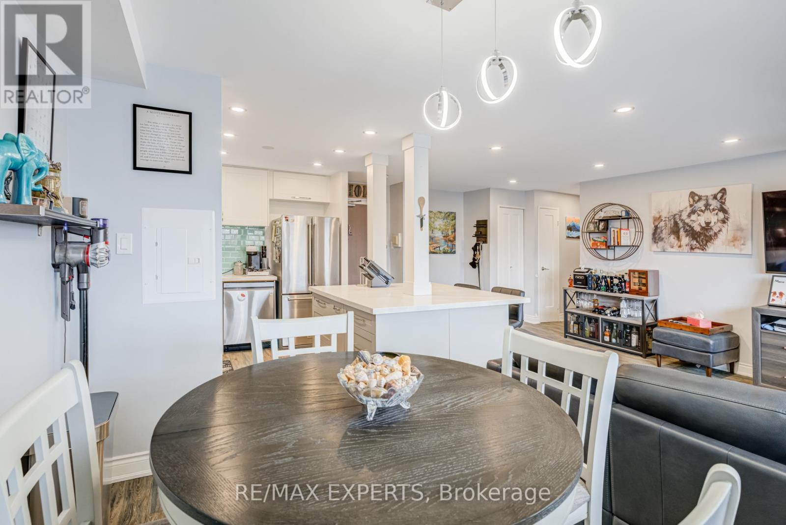 406 - 3390 Weston Road, Toronto, Ontario  M9M 2X3 - Photo 7 - W12771072