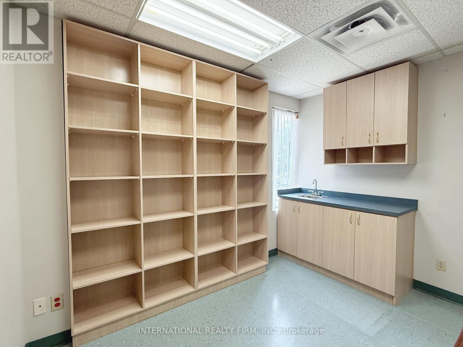 207 - 1635 Lawrence Avenue W, Toronto, Ontario  M6L 3C9 - Photo 2 - W12771098