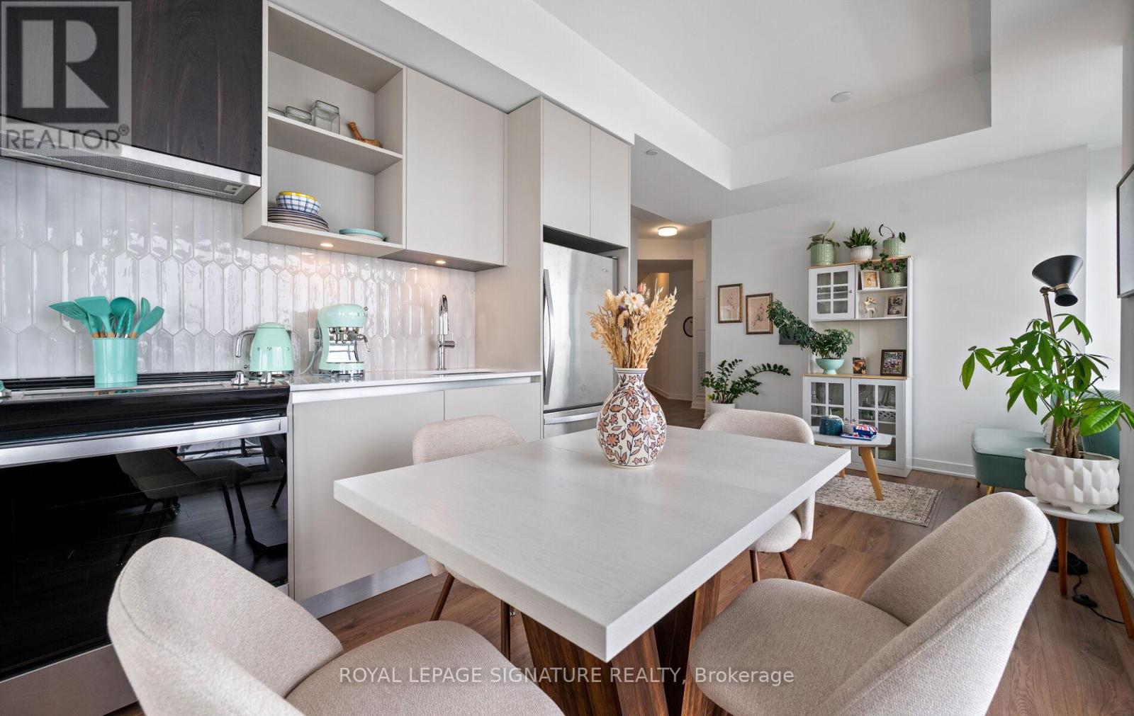 716 - 395 Dundas Street W, Oakville (Go Glenorchy), Ontario  L6M 5R8 - Photo 18 - W12771100