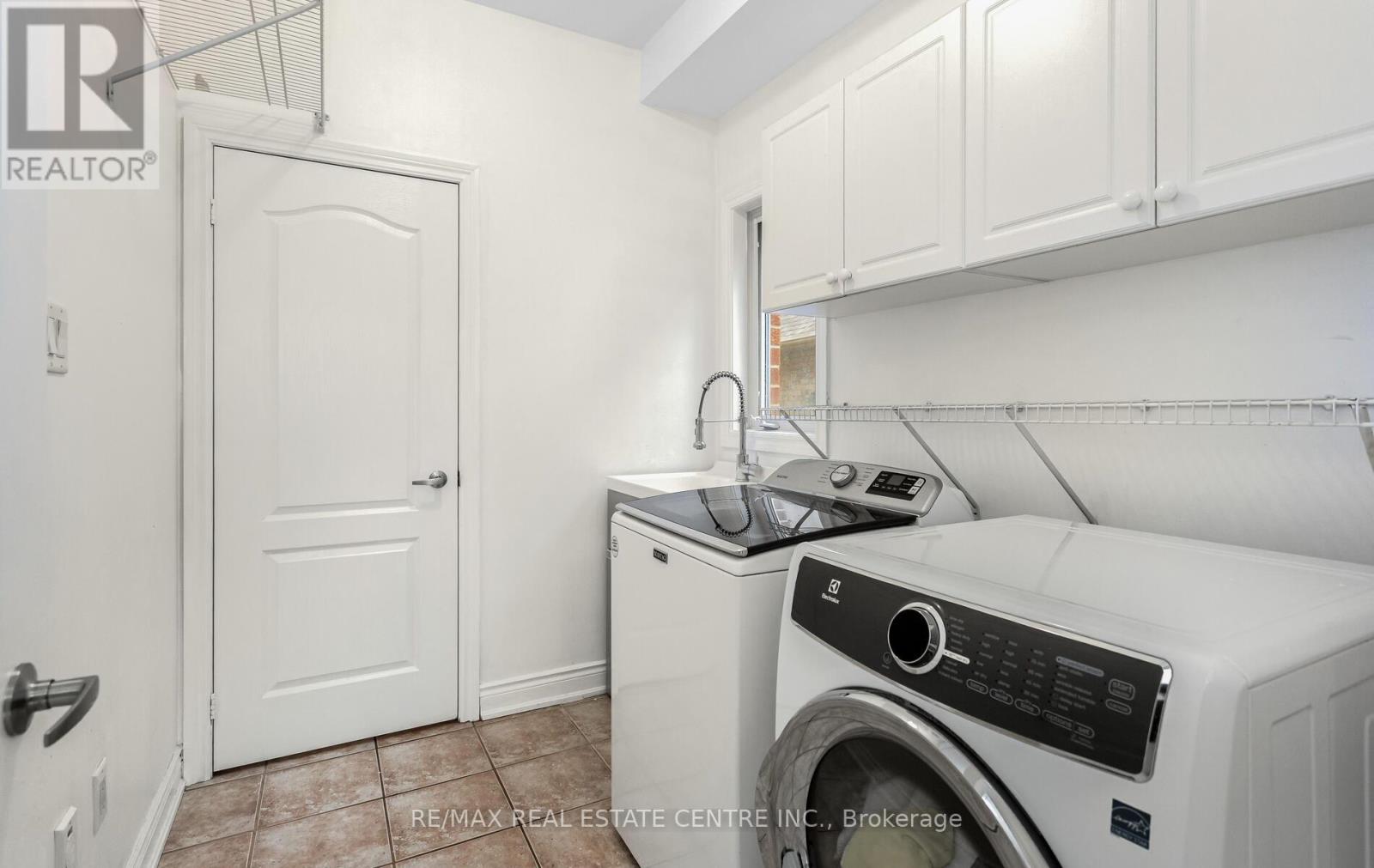 26 Saint Hubert Drive, Brampton, Ontario  L6P 1V7 - Photo 17 - W12771106