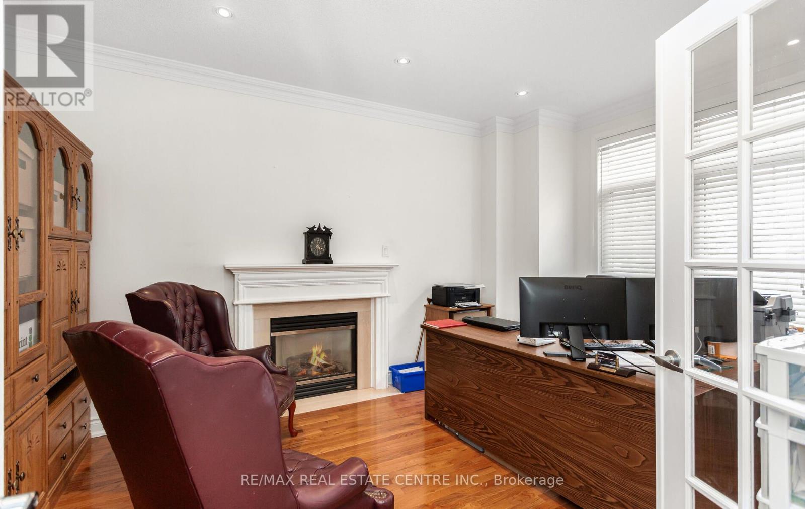 26 Saint Hubert Drive, Brampton, Ontario  L6P 1V7 - Photo 6 - W12771106