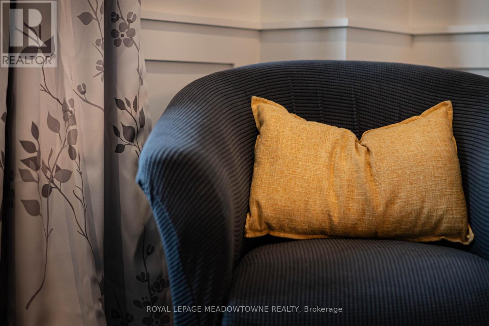 19 Grist Mill Drive, Halton Hills, Ontario  L7G 6C2 - Photo 10 - W12771162