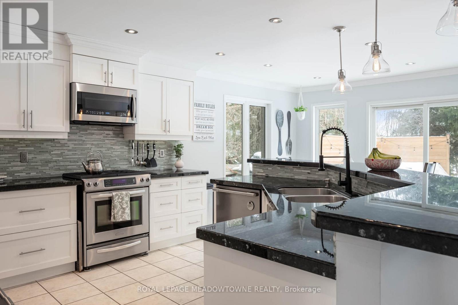 19 Grist Mill Drive, Halton Hills, Ontario  L7G 6C2 - Photo 15 - W12771162