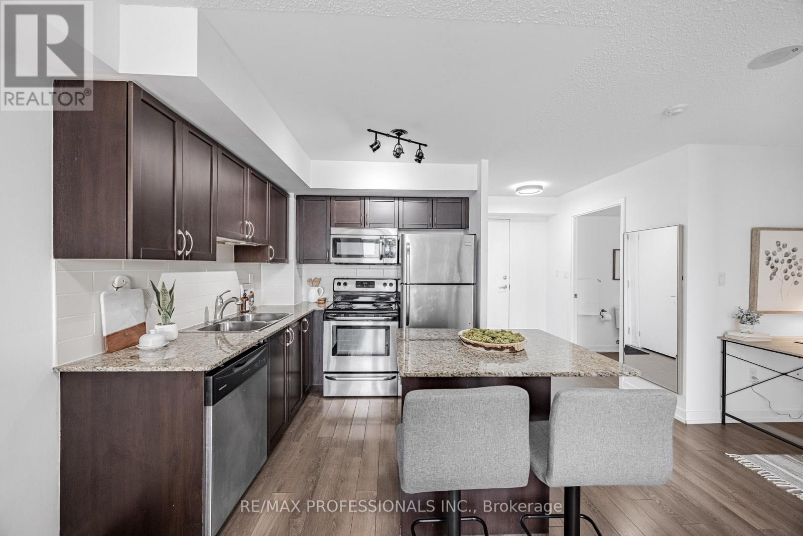 720 - 816 Lansdowne Avenue, Toronto (Dovercourt-Wallace Emerson-Junction), Ontario  M6H 4K6 - Photo 10 - W12771170