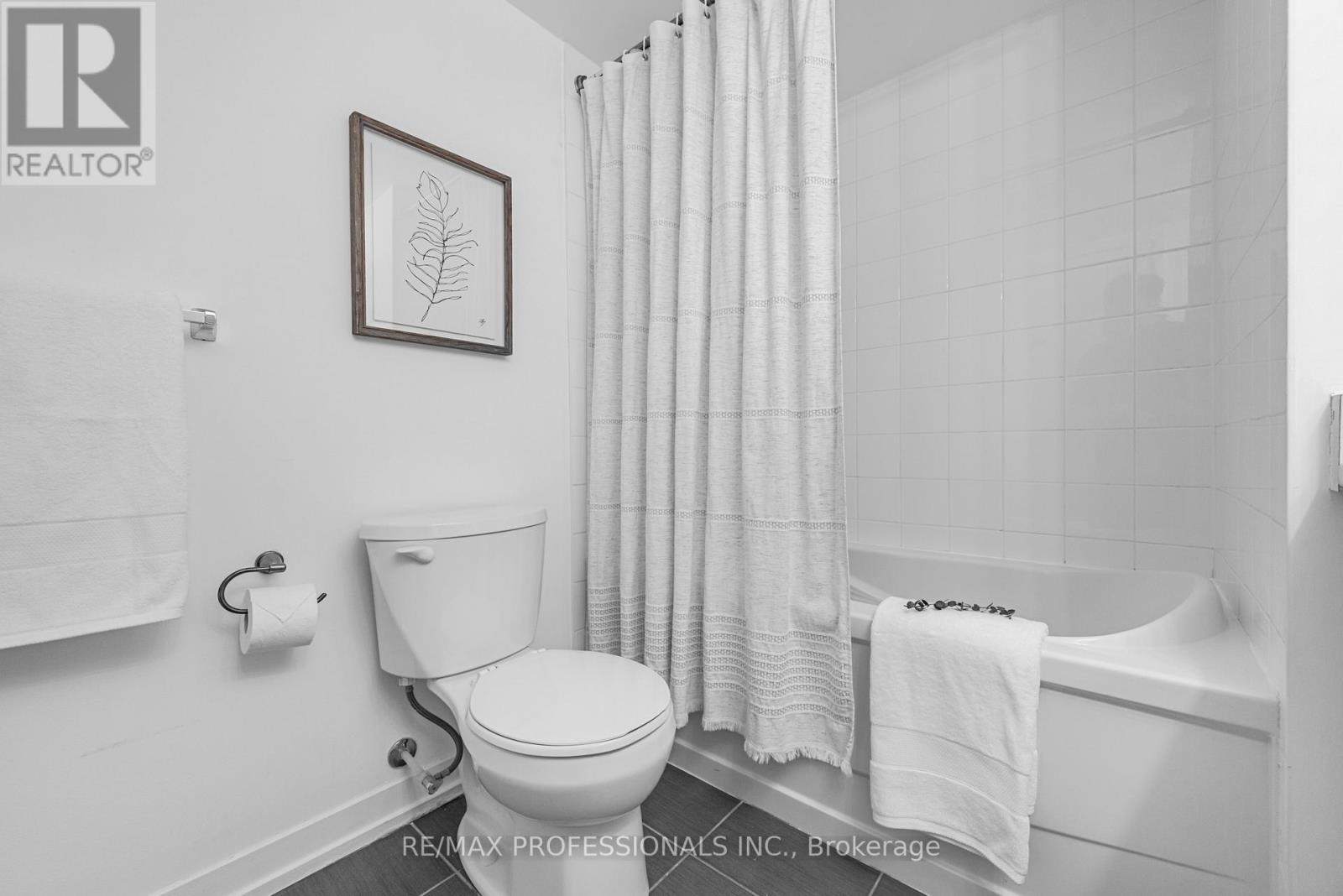 720 - 816 Lansdowne Avenue, Toronto (Dovercourt-Wallace Emerson-Junction), Ontario  M6H 4K6 - Photo 18 - W12771170