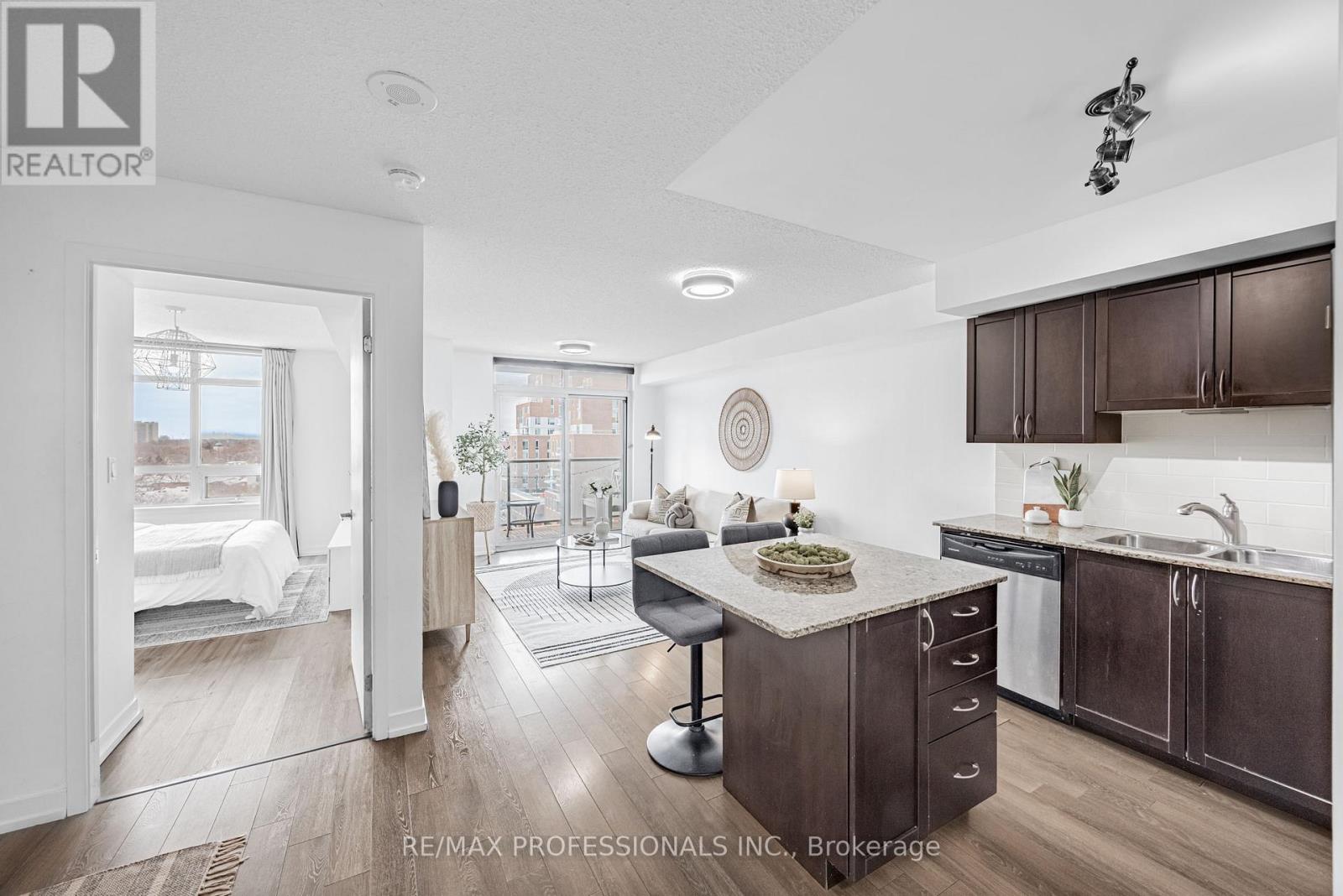 720 - 816 Lansdowne Avenue, Toronto (Dovercourt-Wallace Emerson-Junction), Ontario  M6H 4K6 - Photo 6 - W12771170