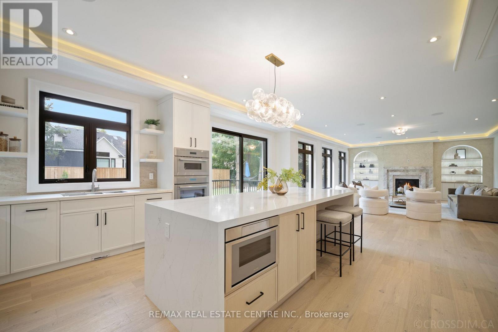 1065 Rebecca Street, Oakville (Wo West), Ontario  L6L 1Y6 - Photo 12 - W12771180