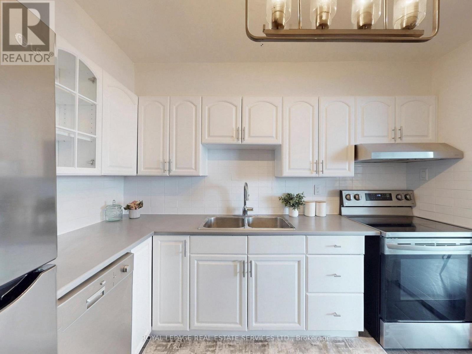 702 - 551 The West Mall, Toronto, Ontario  M9C 1G7 - Photo 8 - W12771194