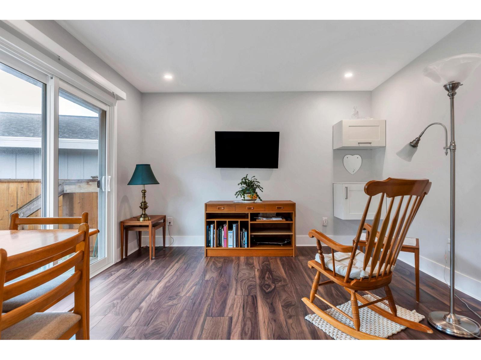 14243 19a Avenue, Surrey, British Columbia  V4A 7X7 - Photo 5 - R3087474