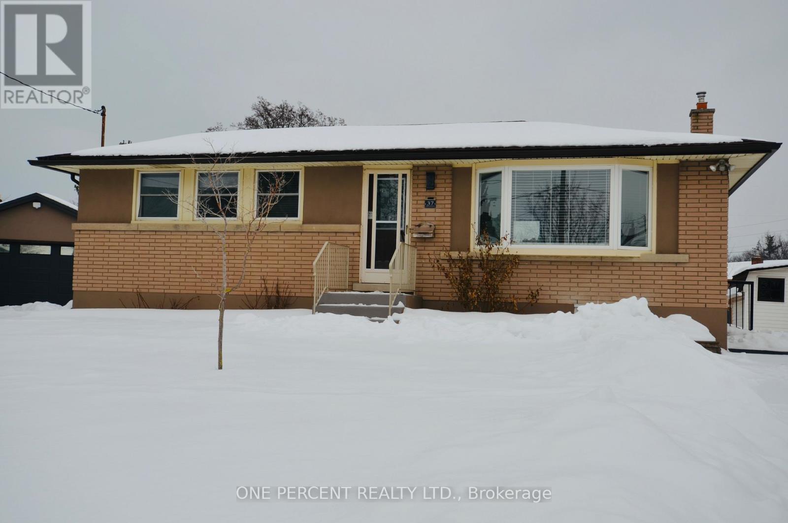 37 CORONATION BOULEVARD, St. Catharines, Ontario